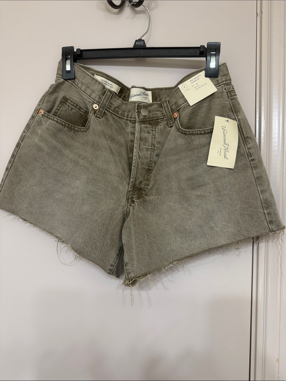 Universal Thread 90’s Baggy Jean Shorts